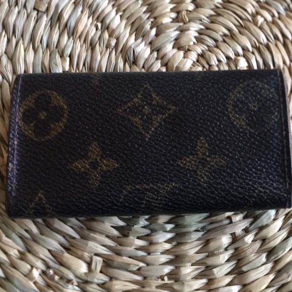 Authentic preloved Louis Vitton Key Holder - Picture 4 of 17